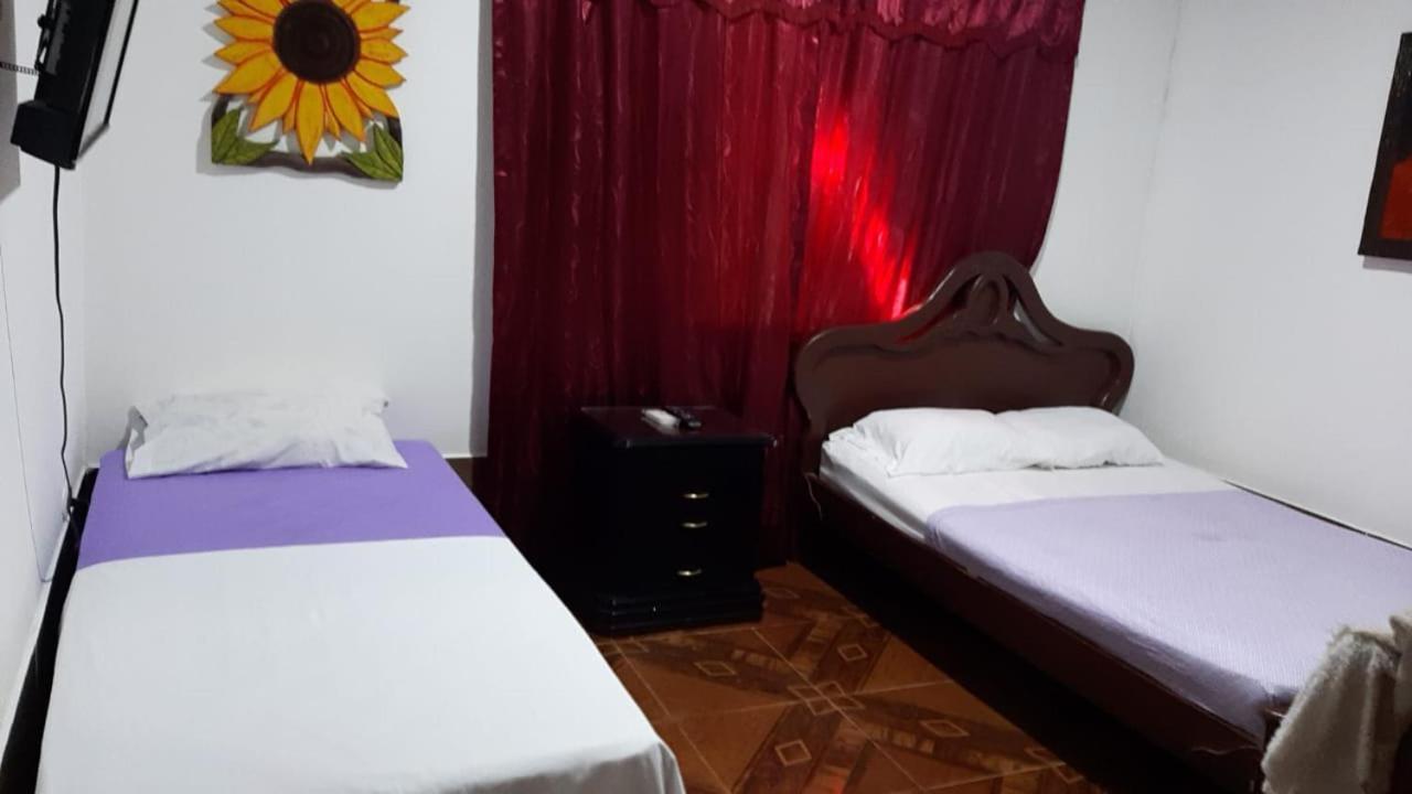 Hostal Selvatrip Leticia Exteriör bild